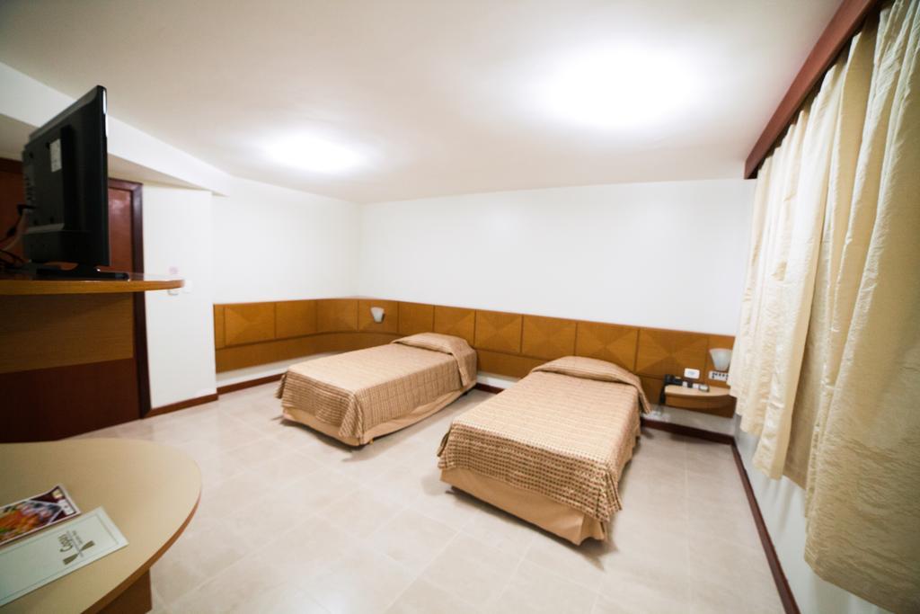 Copas Executive Hotel Cascavel  Exteriör bild