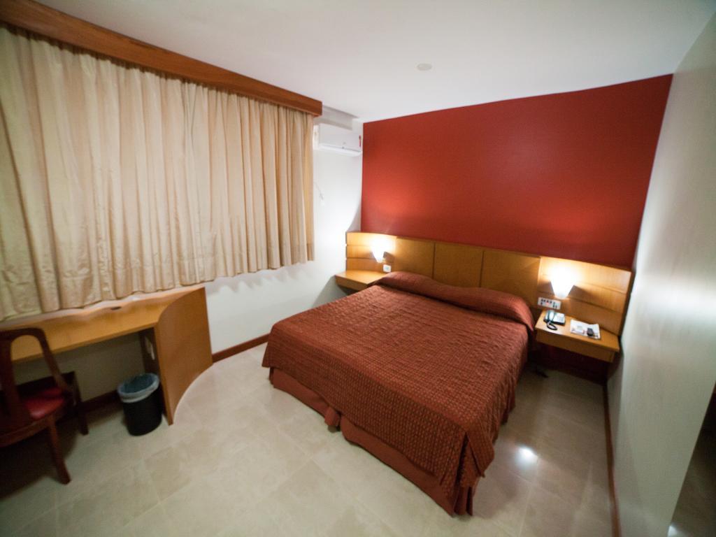 Copas Executive Hotel Cascavel  Exteriör bild