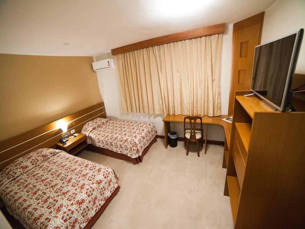 Copas Executive Hotel Cascavel  Exteriör bild