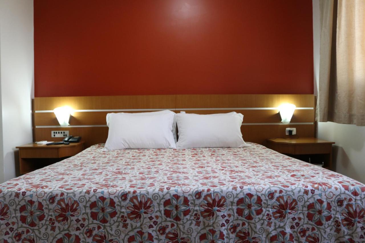 Copas Executive Hotel Cascavel  Exteriör bild